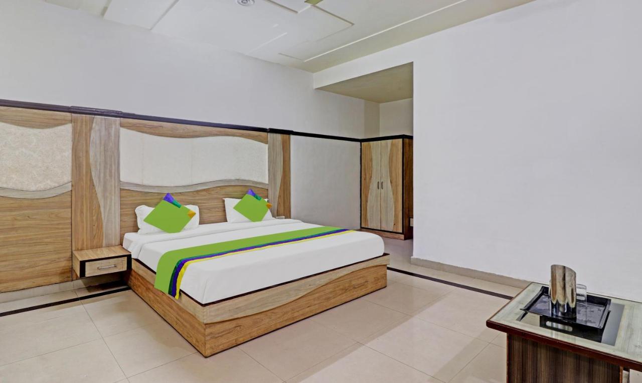 4 View Hotel Tājganj Buitenkant foto