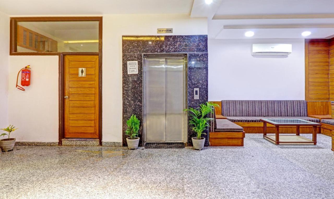 4 View Hotel Tājganj Buitenkant foto