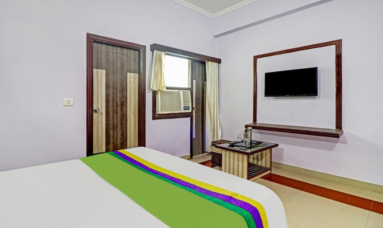 4 View Hotel Tājganj Buitenkant foto