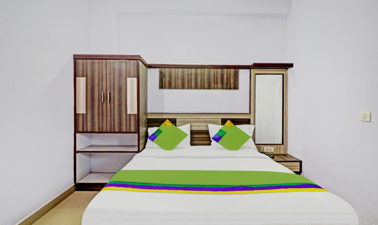 4 View Hotel Tājganj Buitenkant foto